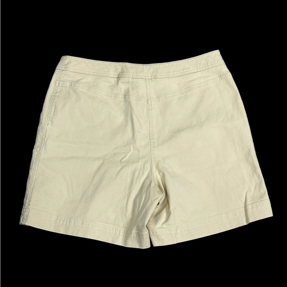 Women's Talbots 12 12P Petite Large Shorts Chino Khakis Khaki Stretch Flat Front - Picture 4 of 8